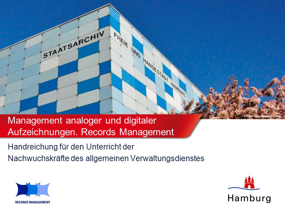 Management analoger und digitaler Aufzeichnungen. Records Management
