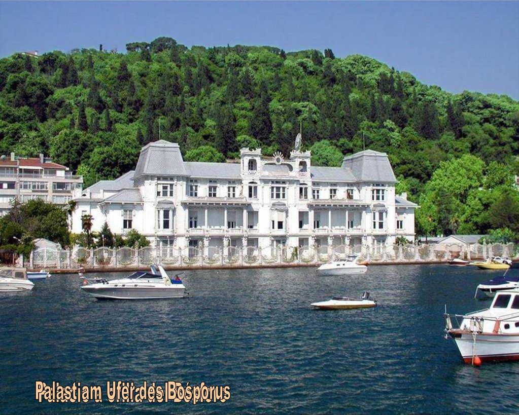 Palast am Ufer des Bosporus Palacio a orilla del Bósforo