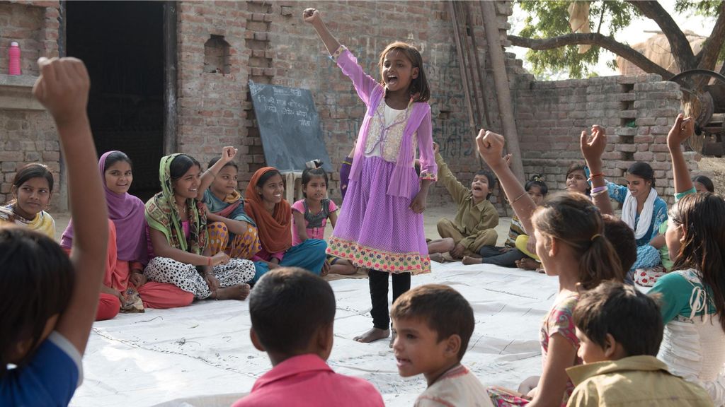 Vielerorts in Indien treffen sich Jungen und Mädchen in Kinderparlamenten, um mehr über ihre Rechte zu erfahren.
