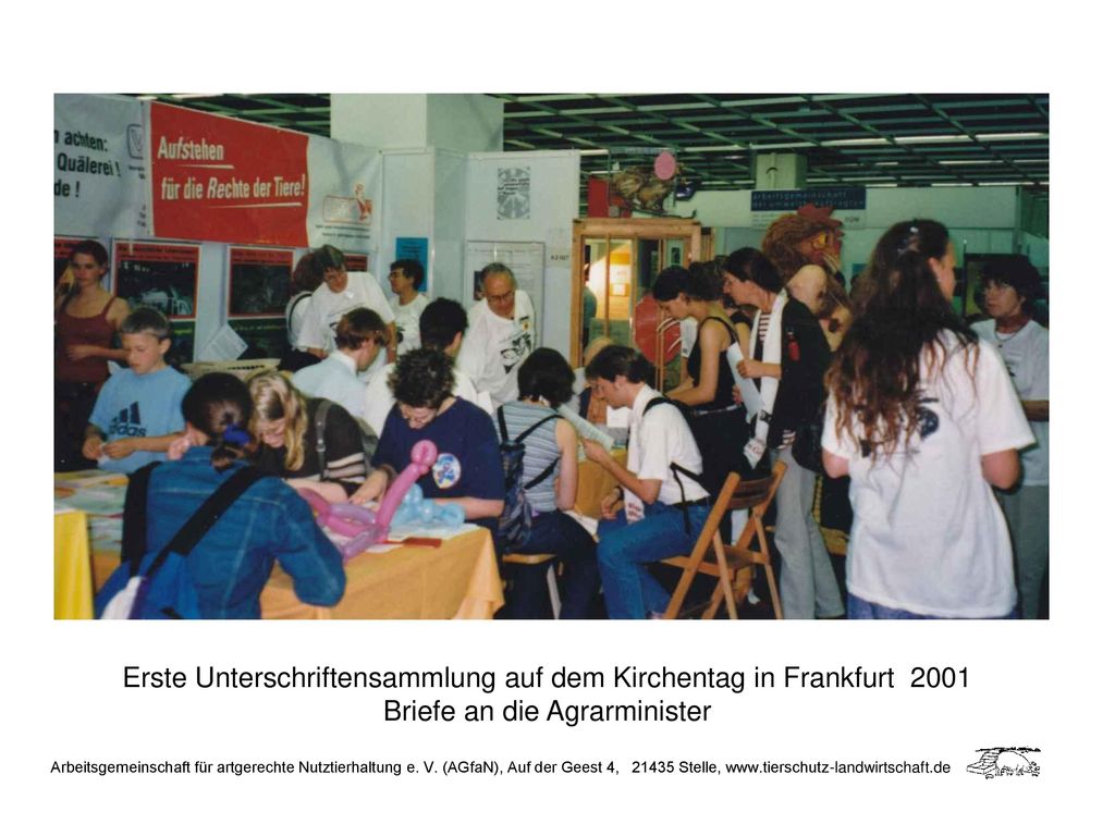 Erste Unterschriftensammlung auf dem Kirchentag in Frankfurt 2001