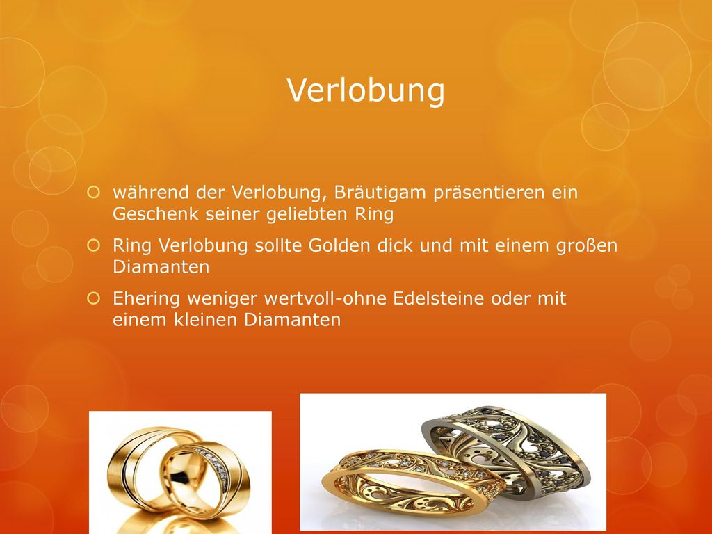 während der Verlobung, Bräutigam präsentieren ein Geschenk seiner geliebten Ring