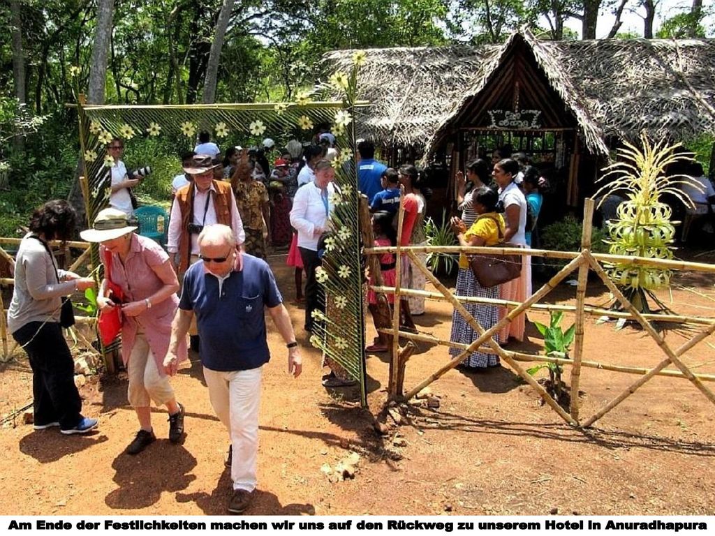 Am Ende der Festlichkeiten machen wir uns auf den Rückweg zu unserem Hotel in Anuradhapura