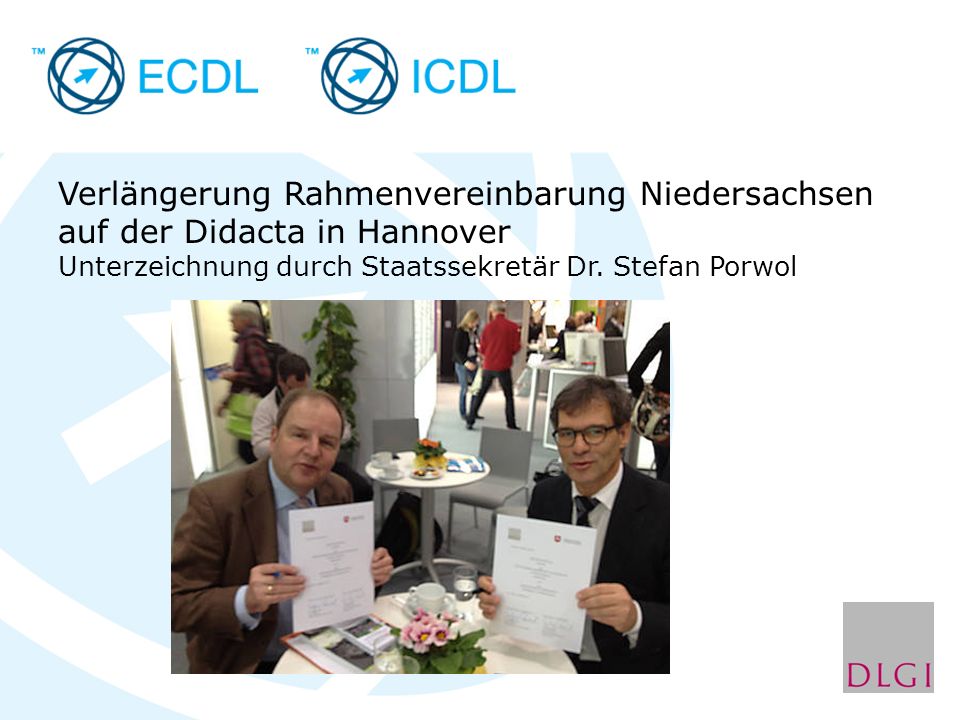 Verlängerung Rahmenvereinbarung Niedersachsen auf der Didacta in Hannover Unterzeichnung durch Staatssekretär Dr. Stefan Porwol
