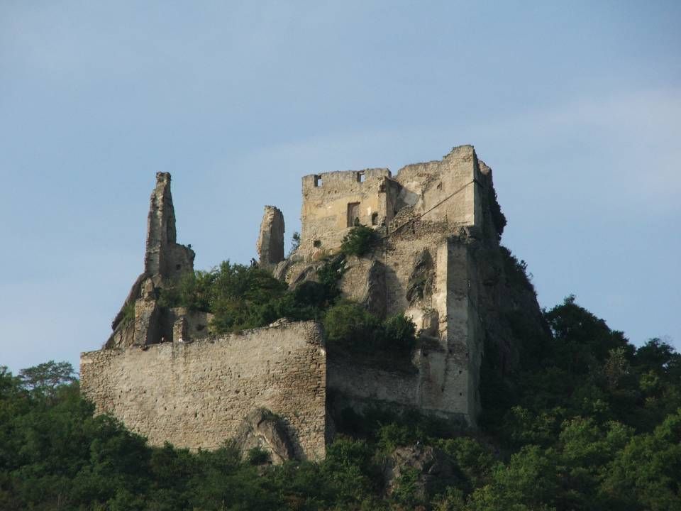 Die Burgruine Dürnstein, ist durch seine Verbindung mit der Geschichte über den englischen König Richard Löwenherz, bekannt.