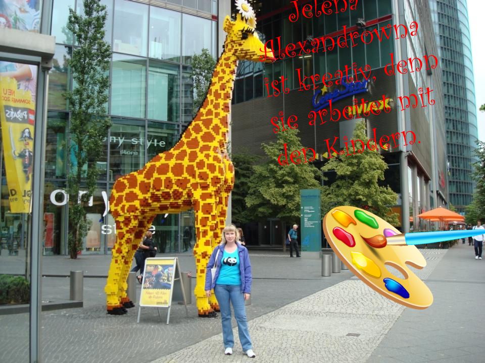 Jelena Alexandrowna ist kreativ, denn sie arbeitet mit den Kindern.