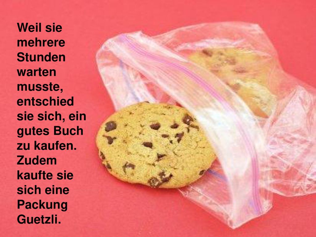 Weil sie mehrere Stunden warten musste, entschied sie sich, ein gutes Buch zu kaufen.