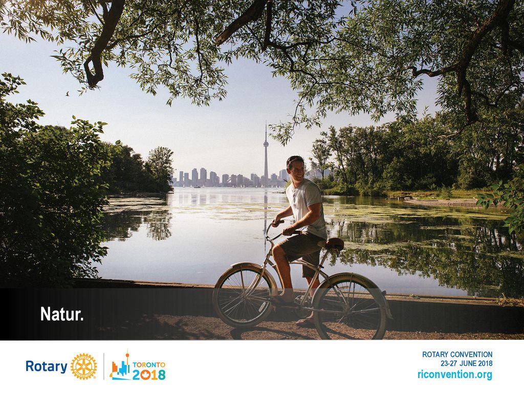 Außerhalb der Metropole erwarten Sie eine atemberaubende Natur, aber auch Ferienanlagen, Golfplätze, wonach auch immer Ihnen der Sinn steht. Erleben Sie Kanada, per Boot, Fahrrad, Auto, Camper oder Flugzeug.