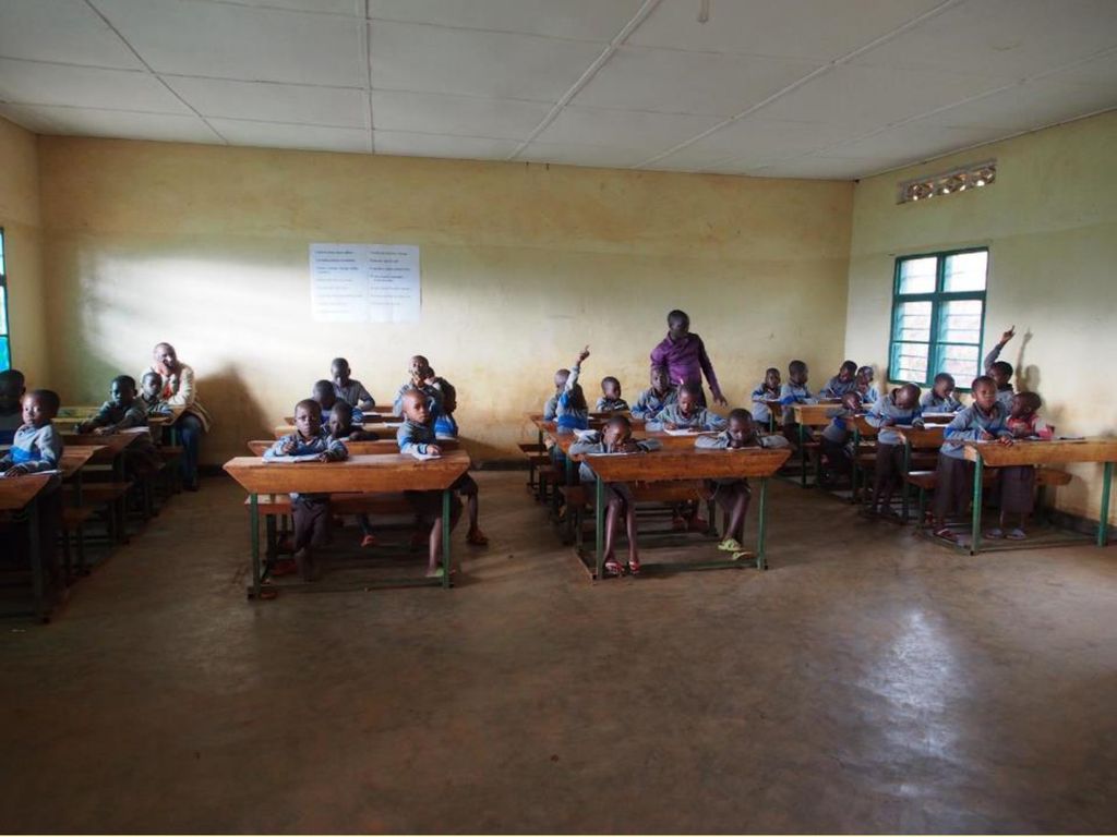 Thema Die Klassen sind kleiner als in Burundi üblich – in Staatsschulen sind zwischen 80 und 120 Schüler in einem Raum.