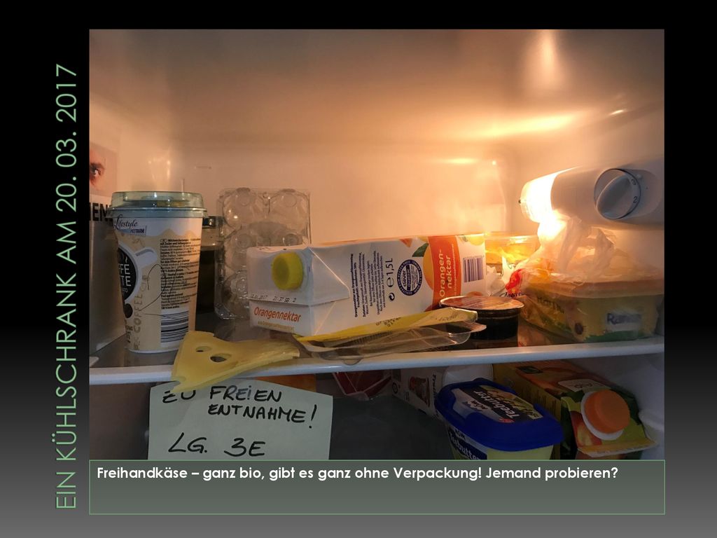 Ein kühlschrank am Freihandkäse – ganz bio, gibt es ganz ohne Verpackung.