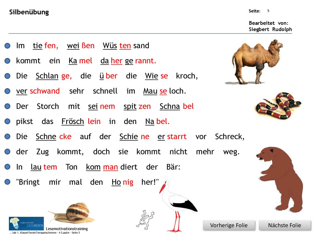 Im tie fen, wei ßen Wüs ten sand kommt ein Ka mel da her ge rannt. Die