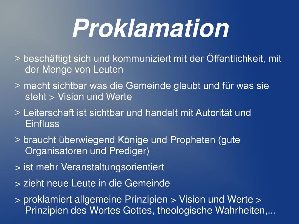 Proklamation > beschäftigt sich und kommuniziert mit der Öffentlichkeit, mit der Menge von Leuten.