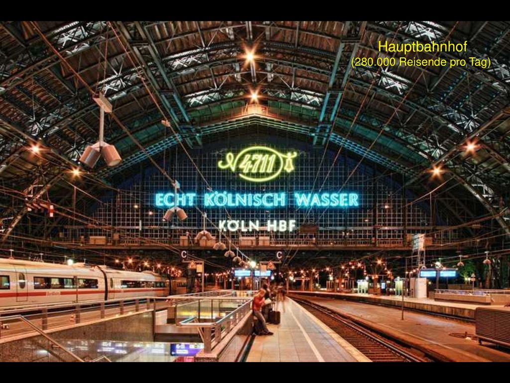 Hauptbahnhof ( Reisende pro Tag)