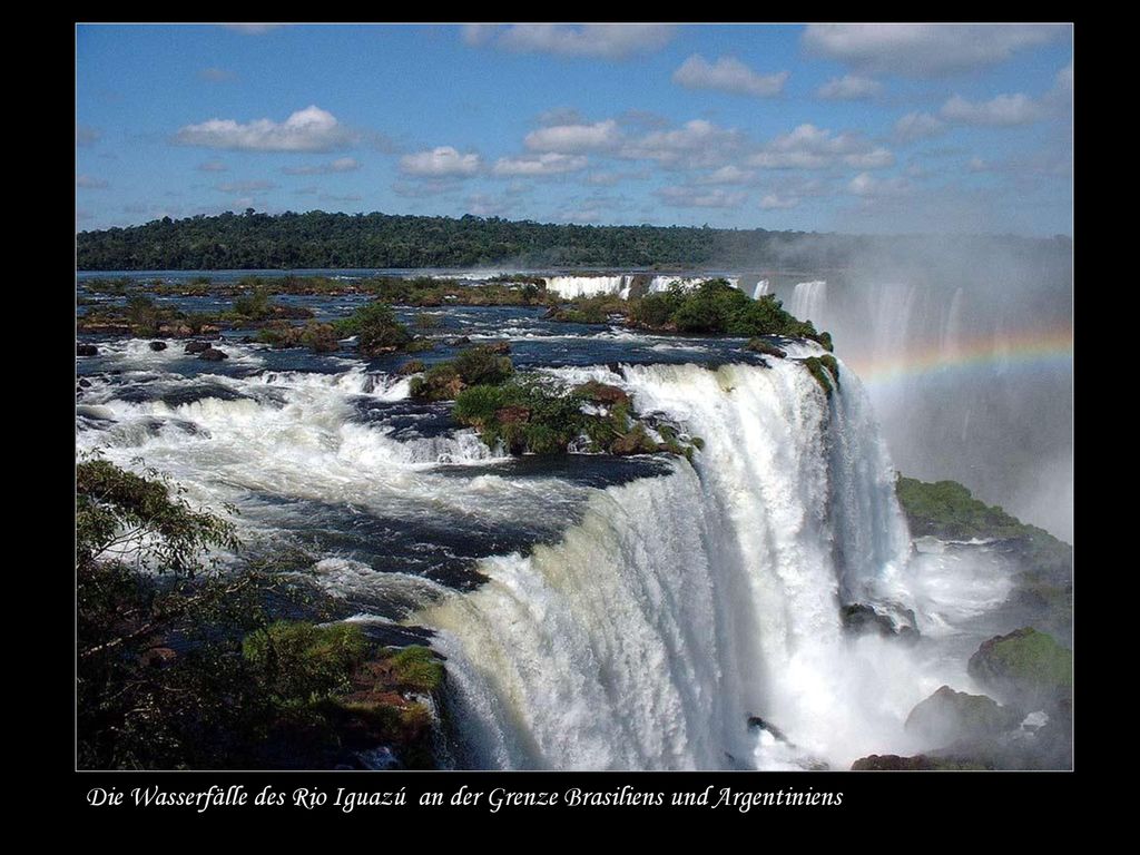 Die Wasserfälle des Rio Iguazú an der Grenze Brasiliens und Argentiniens