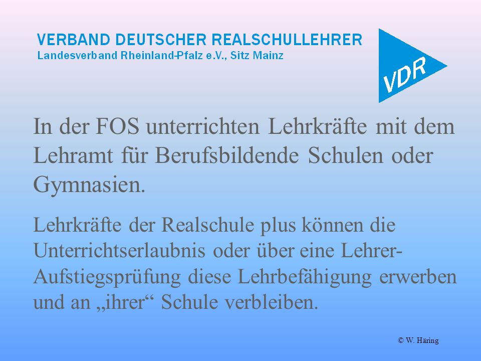 In der FOS unterrichten Lehrkräfte mit dem Lehramt für Berufsbildende Schulen oder Gymnasien.