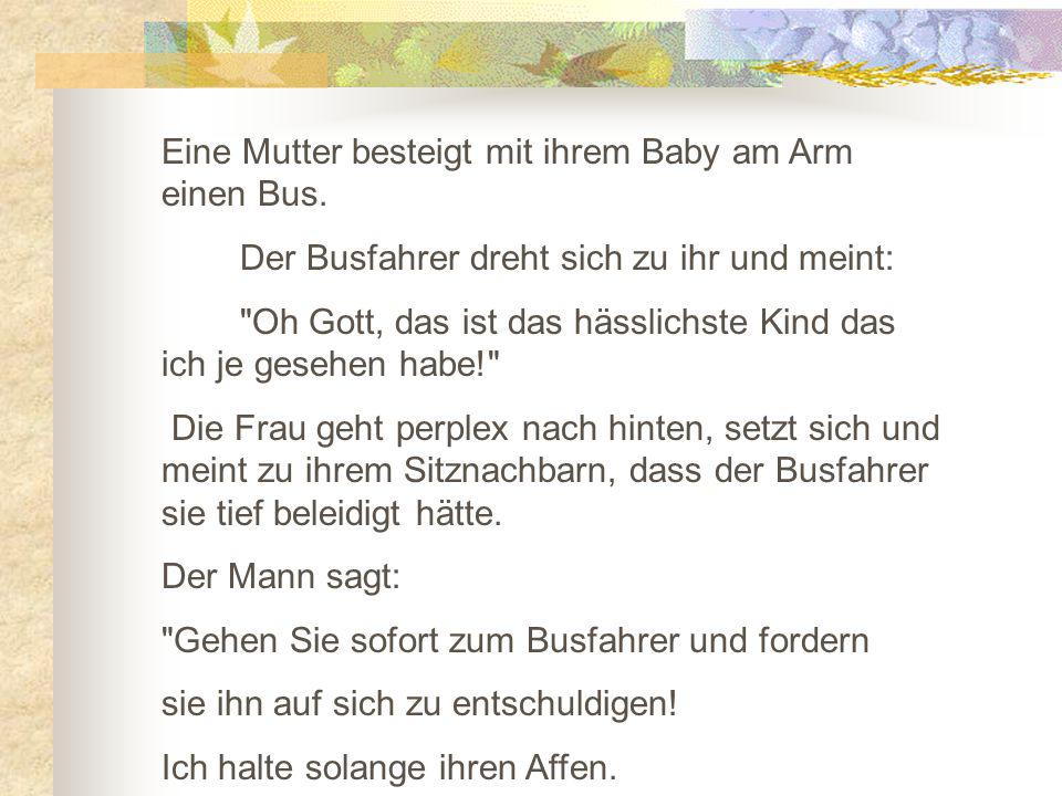 Eine Mutter besteigt mit ihrem Baby am Arm einen Bus.