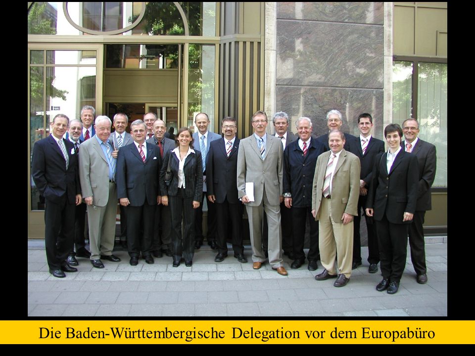 Die Baden-Württembergische Delegation vor dem Europabüro