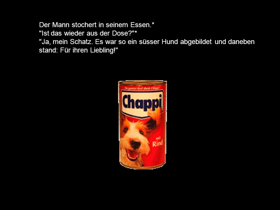 Der Mann stochert in seinem Essen. Ist das wieder aus der Dose.