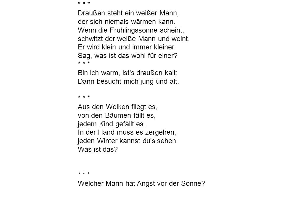 Draußen steht ein weißer Mann, der sich niemals wärmen kann